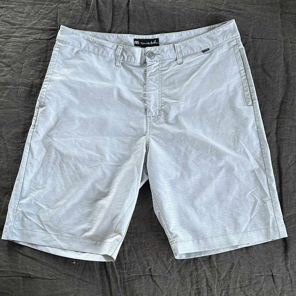 Travis Matthew Men’s Shorts Golf Grey/Sleet Size 36